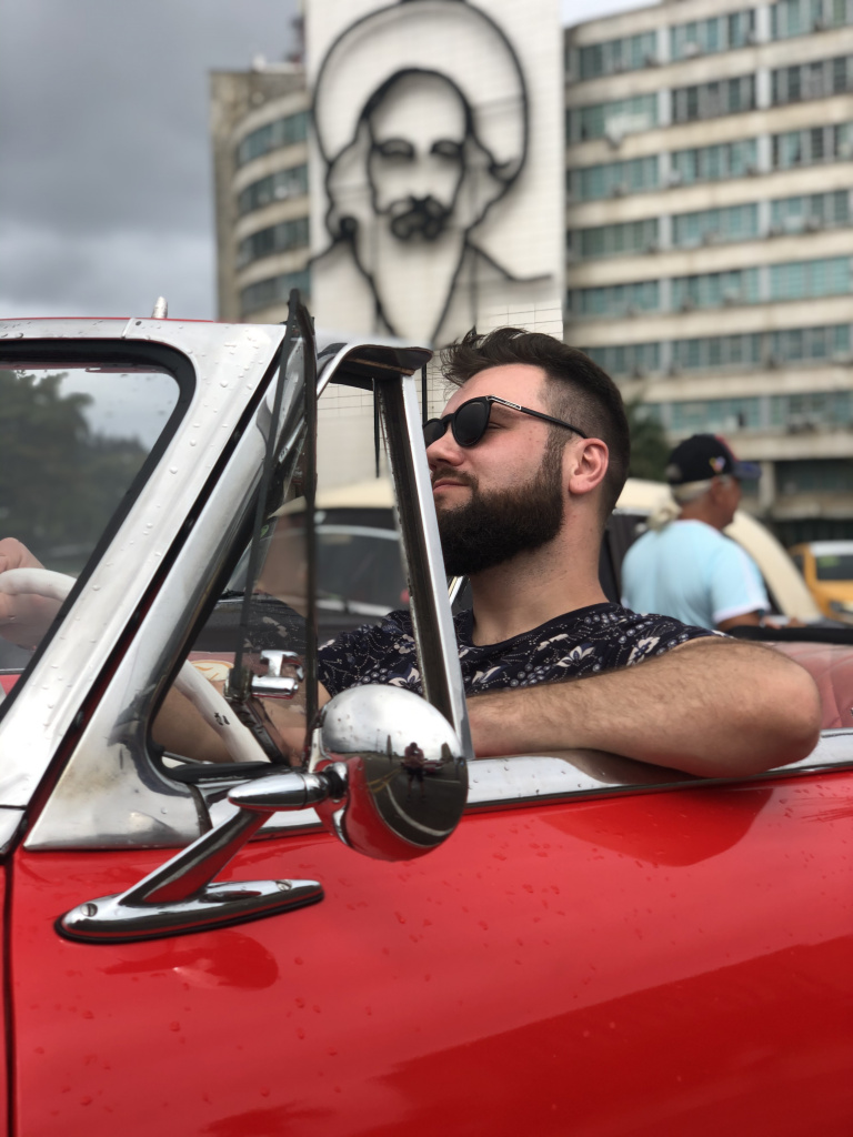 Создатель табака satyr